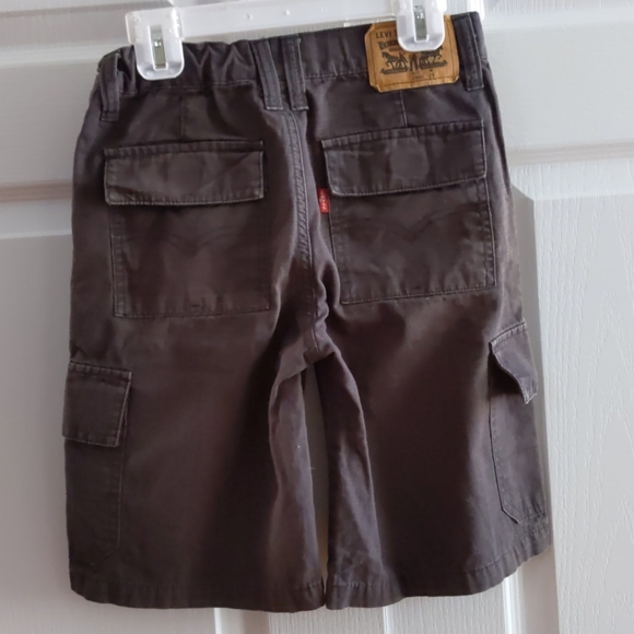 6/$20 Levi's boys' short (sz 10) - Picture 2 of 5